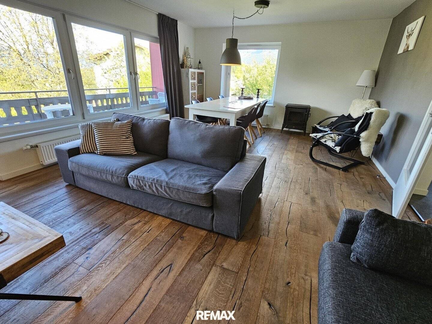 Apartment with balcony and lake view in Seeboden