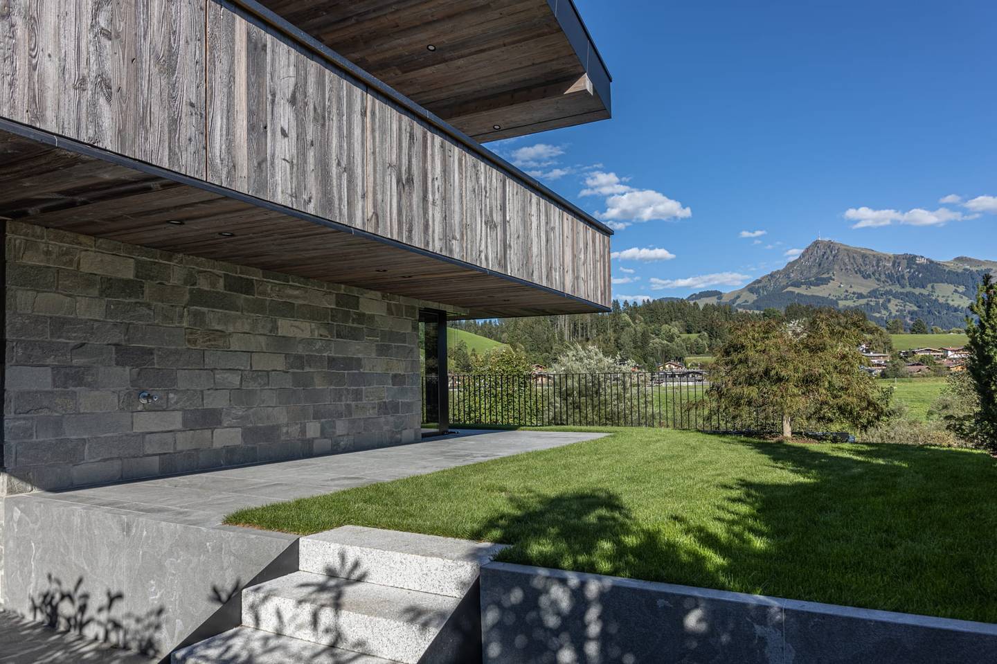 Luxus Chalet mit Wellnessbereich und Kaiserblick