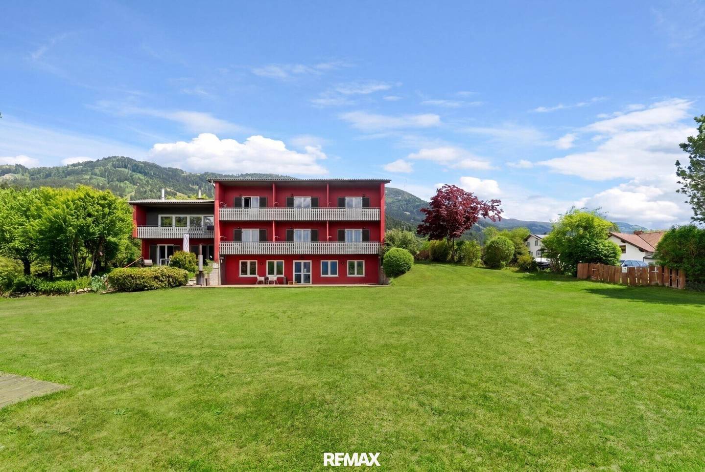 Mehrfamilienhaus mit Panoramablick und Entwicklungspotenzial