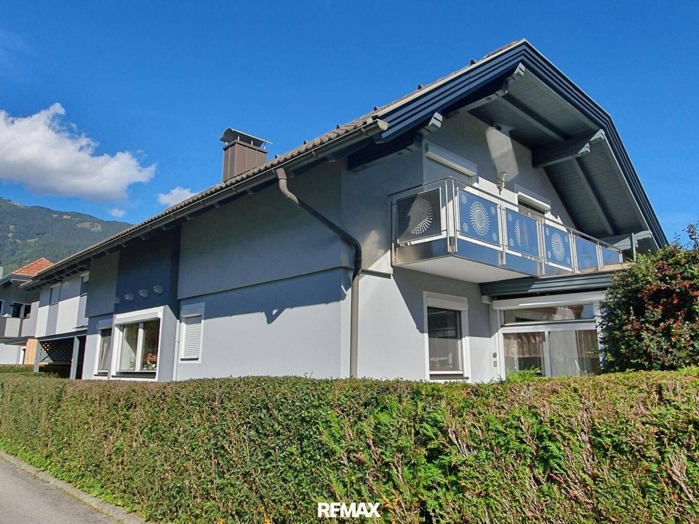 Mehrfamilienhaus mit Wintergarten und Garten in ruhiger Lage