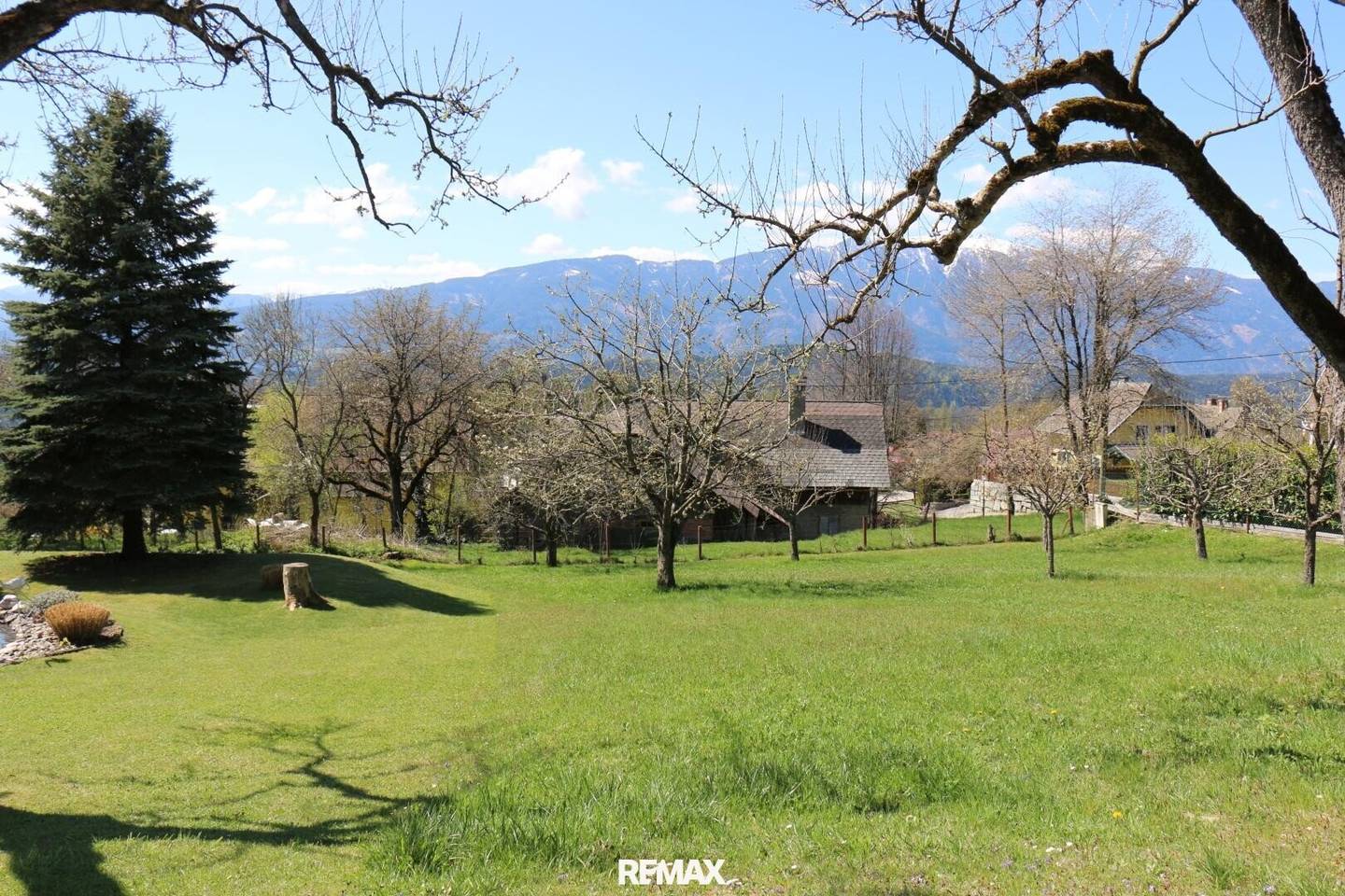 Baugrundstück mit Bergblick in Obermillstatt