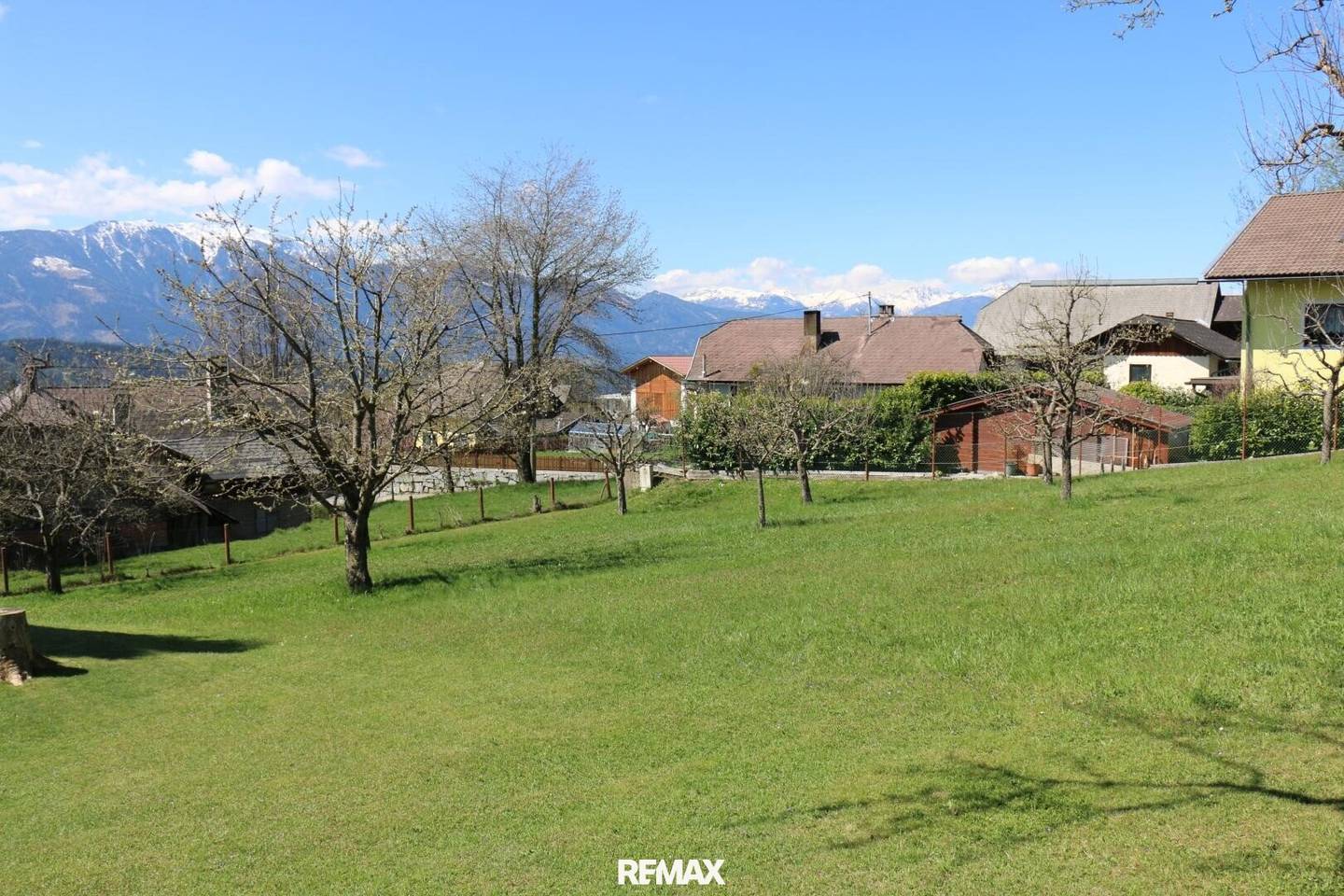 Baugrundstück mit Bergblick in Obermillstatt