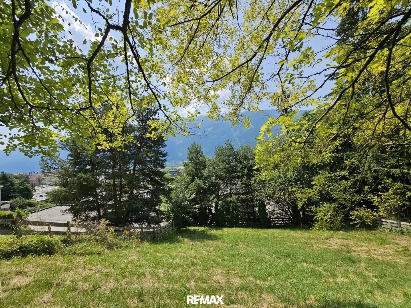 Compact building plot in sunny hillside location