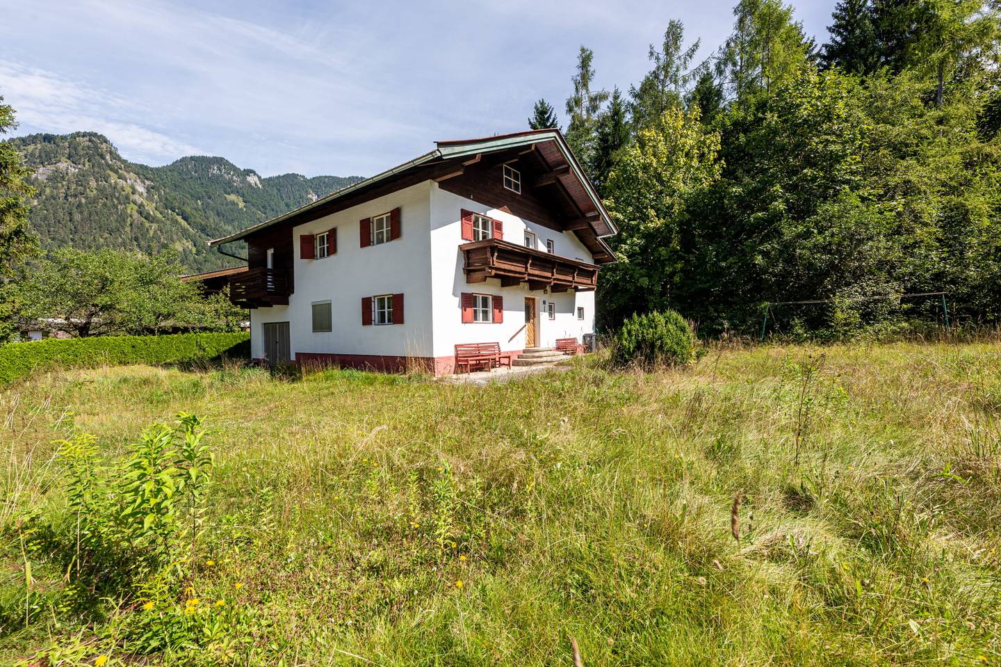 Baugrundstück in sonniger Lage mit Altbestand