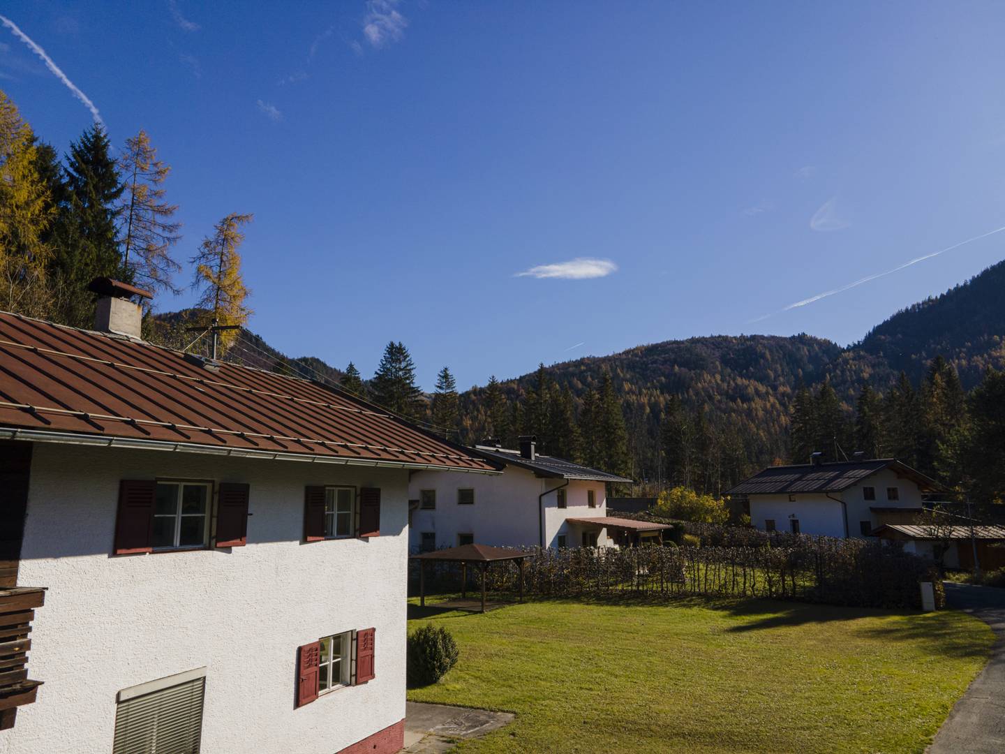 Baugrundstück in sonniger Lage mit Altbestand