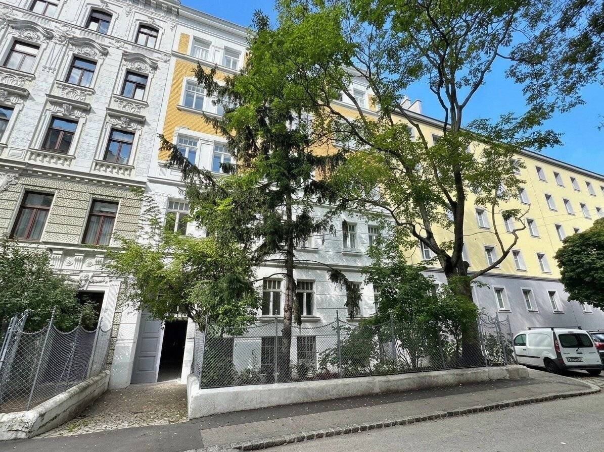 Sanierte Altbauwohnung mit Einbauküche nahe U3
