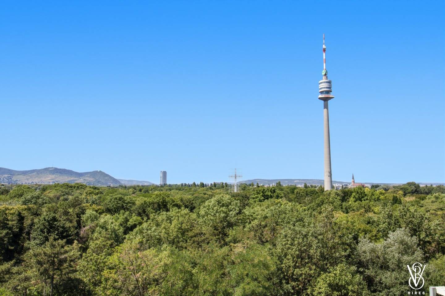 Wohnung mit Loggia und Fernblick am Donaupark