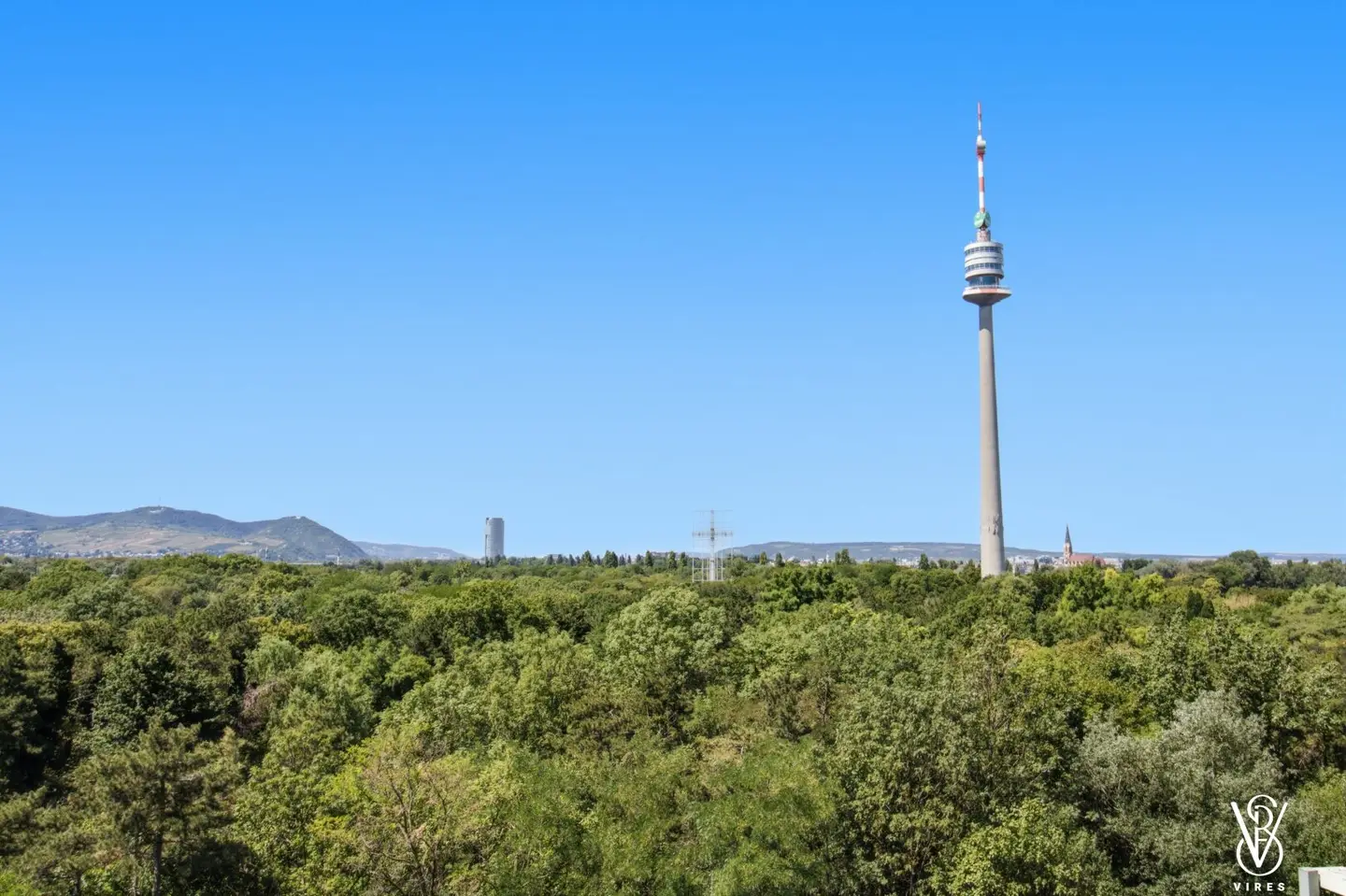 Wohnung mit Loggia und Fernblick am Donaupark