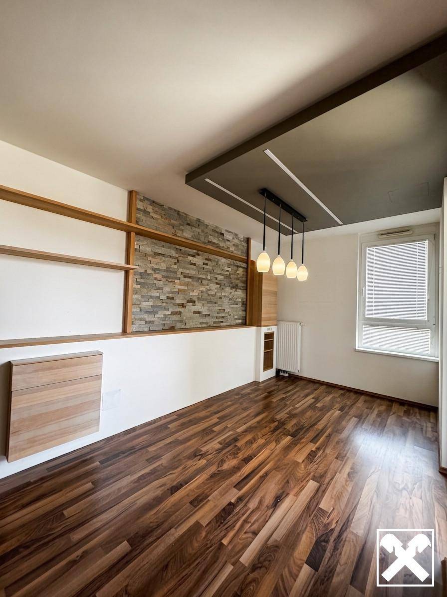 Modern new-build apartment with loggia near Vierthalerpark
