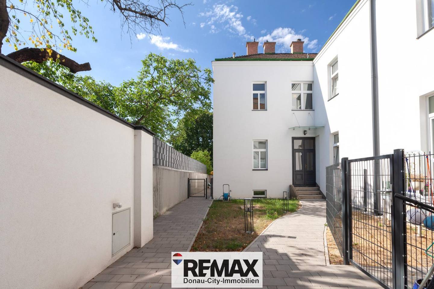 Anlegerwohnung in saniertem Haus mit Kellerabteil