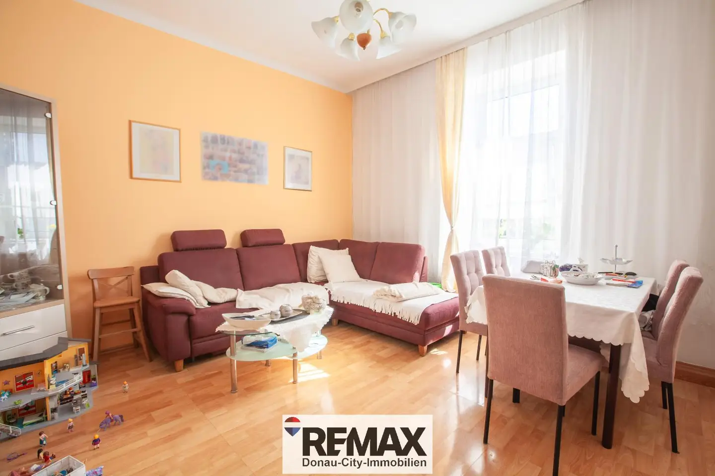Anlegerwohnung in saniertem Haus mit Kellerabteil