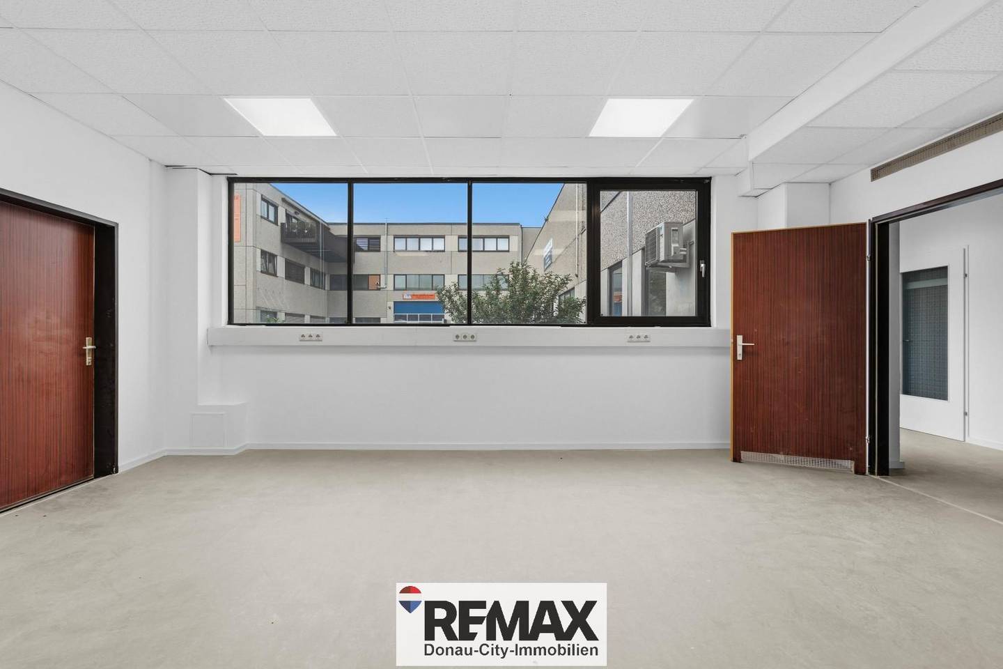 Commercial space with office and storage in Inzersdorf