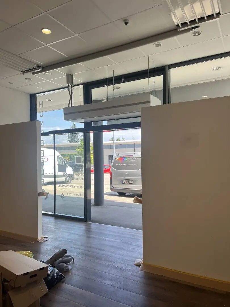 Office/Nail Studio/Retail Space - Prime Location in Viktring!