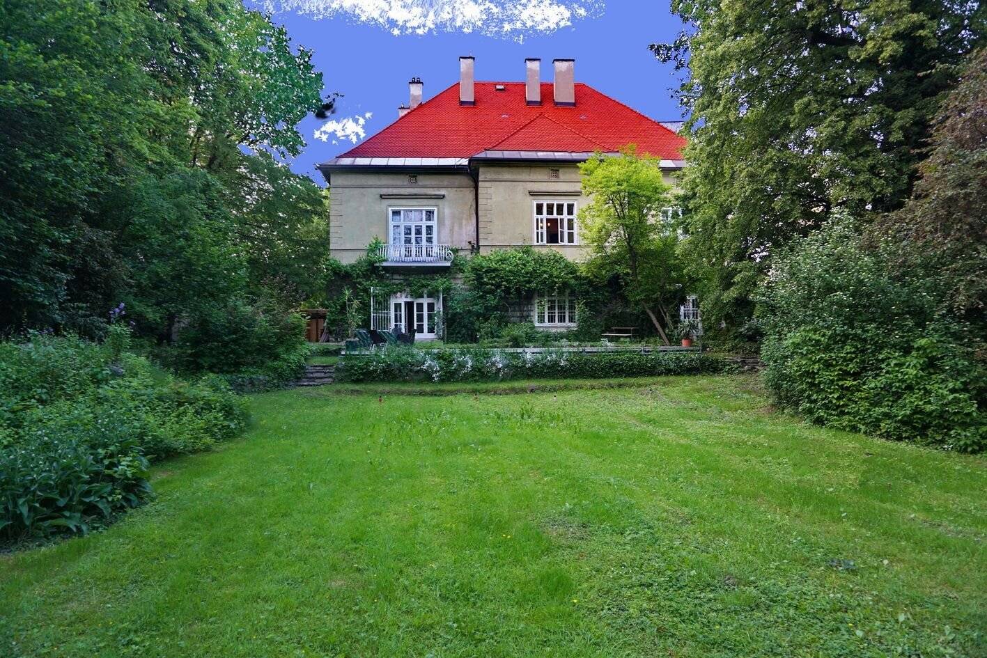 Villa For Forest – Historische Stadtvilla am Ring mit Entwicklungspotenzial