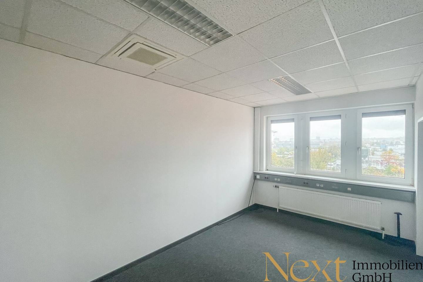 Office wing in a perfect location in Linz port area for rent Outdoor storage area optionally rentable