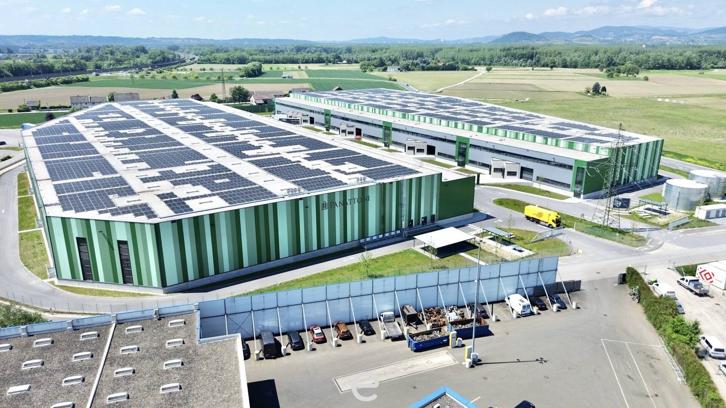 New build production and warehouse hall with office spaces in Enns Ennshafen for rent individually and future oriented