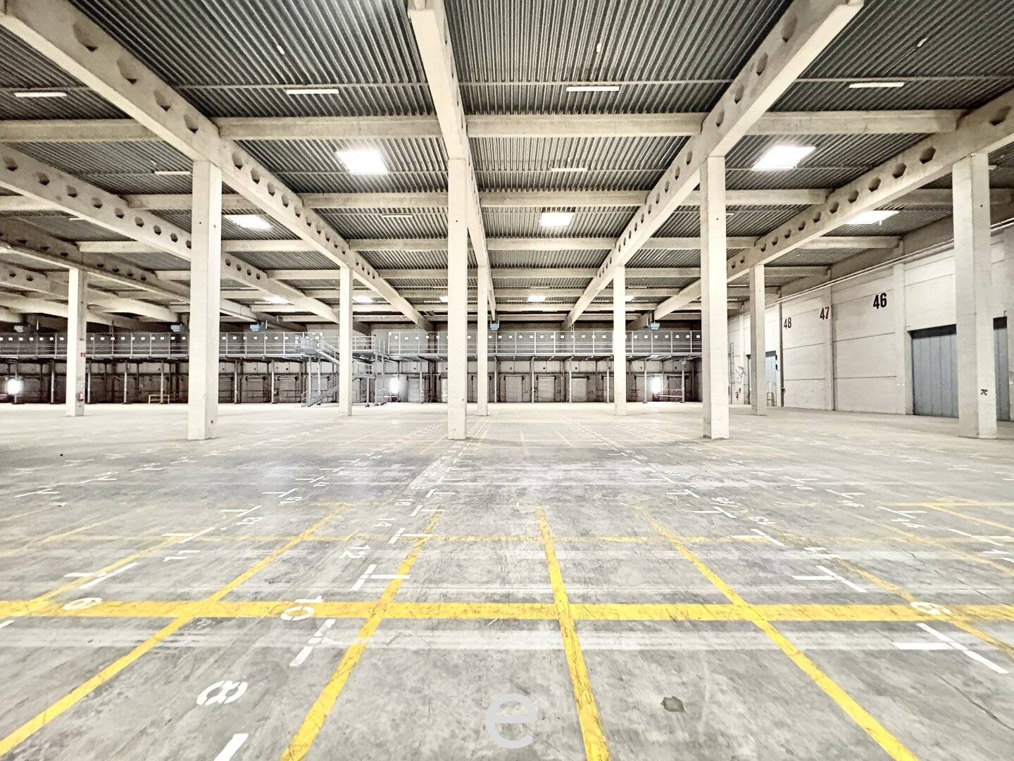 Block warehouse at top price in prime location – Wiener Neudorf