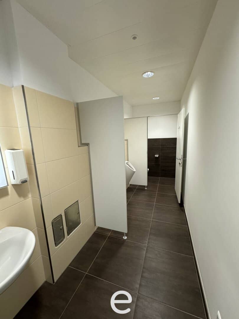 Office space with modern infrastructure in a central location