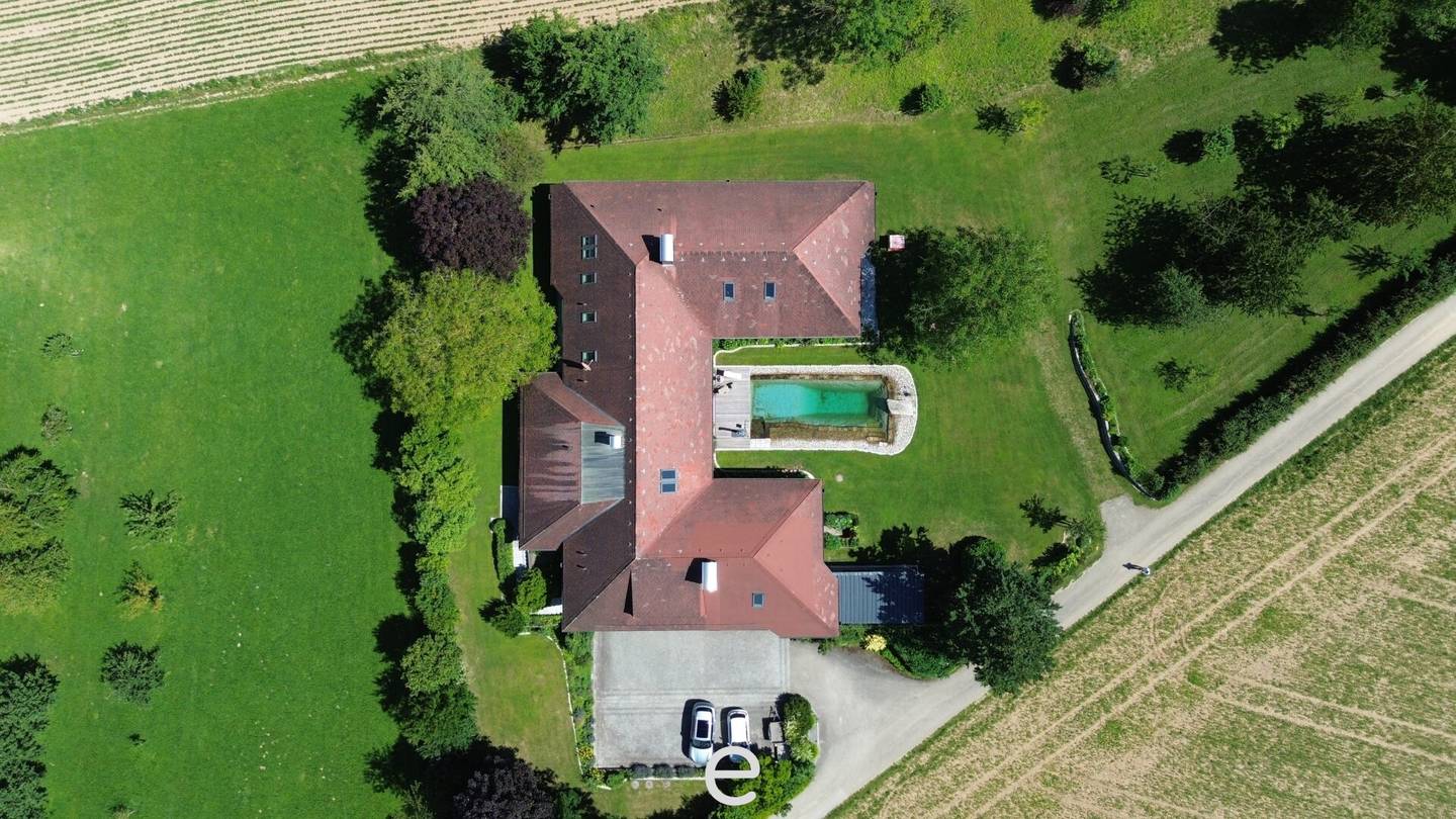 Herrenhaus in Allhaming mit 4740m² Grundstück in idyllischer Alleinlage!