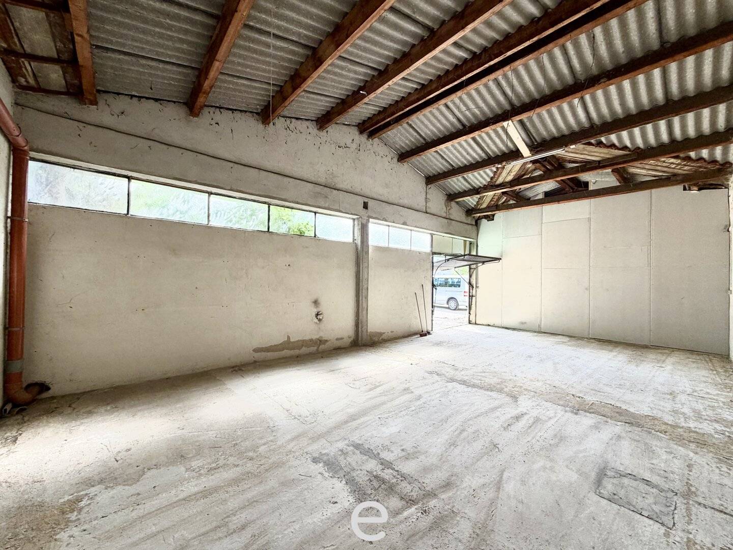 Storage Hall with Utilities in Krems