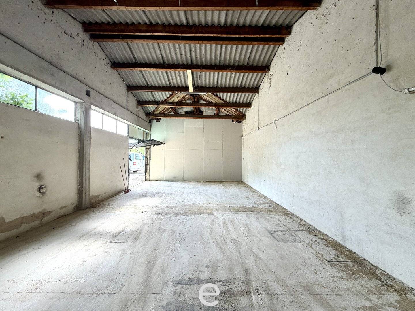 Storage Hall with Utilities in Krems