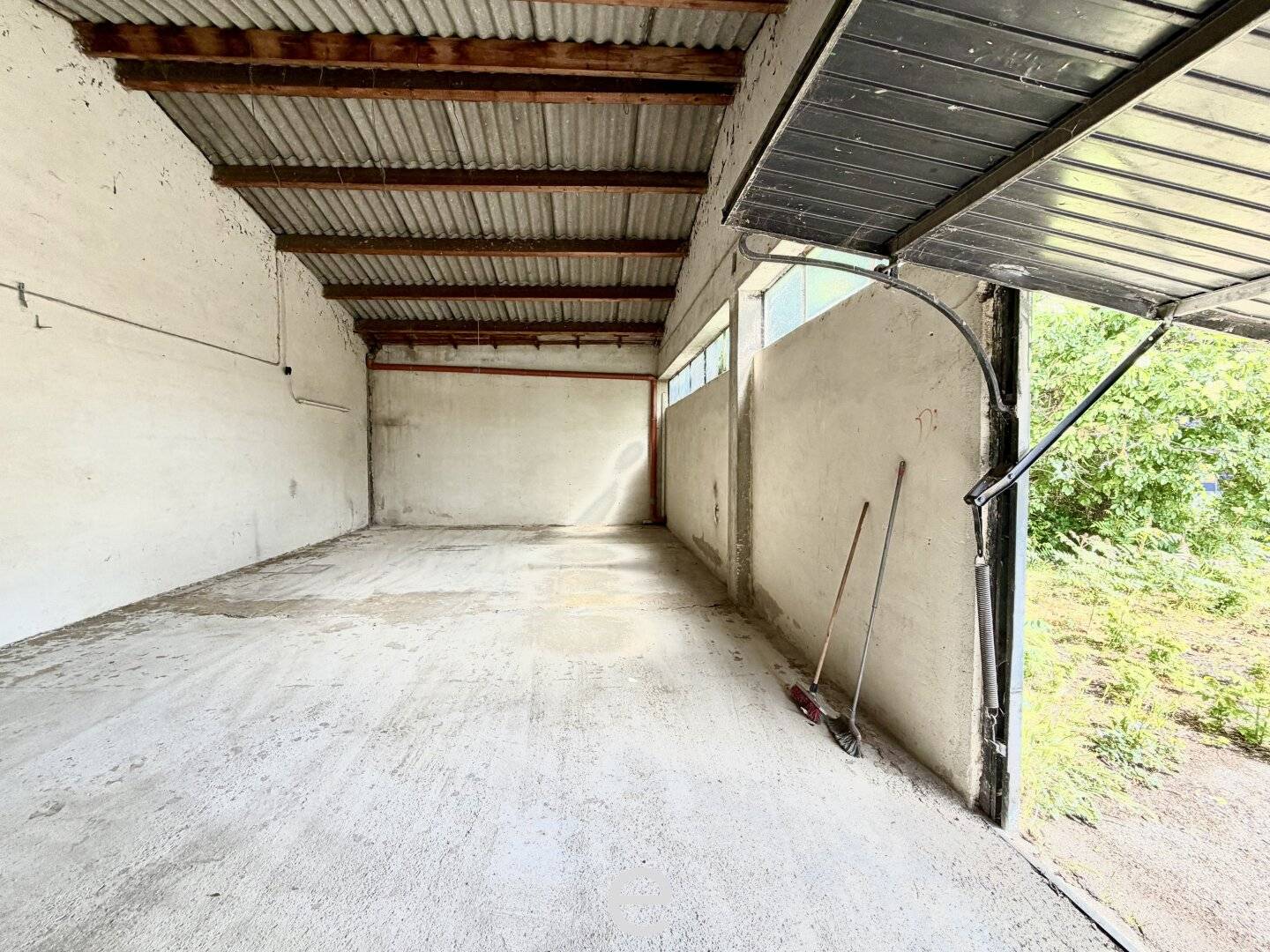 Storage Hall with Utilities in Krems