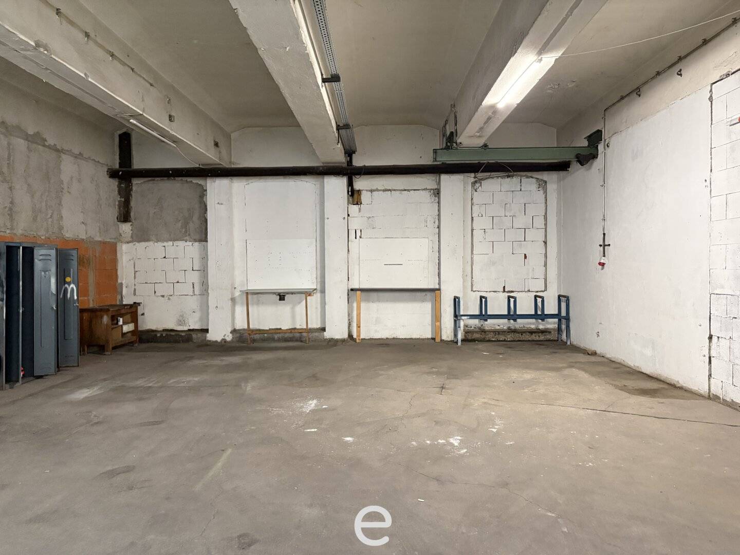 Storage Space with Workshop Use in Sierning