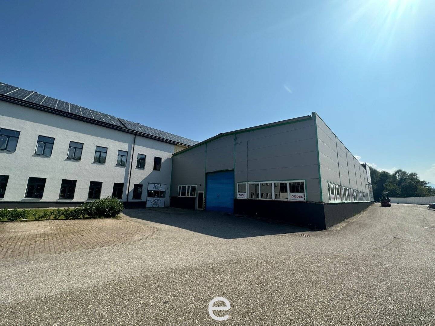 Spacious warehouse with 8 m ceiling in Sierning
