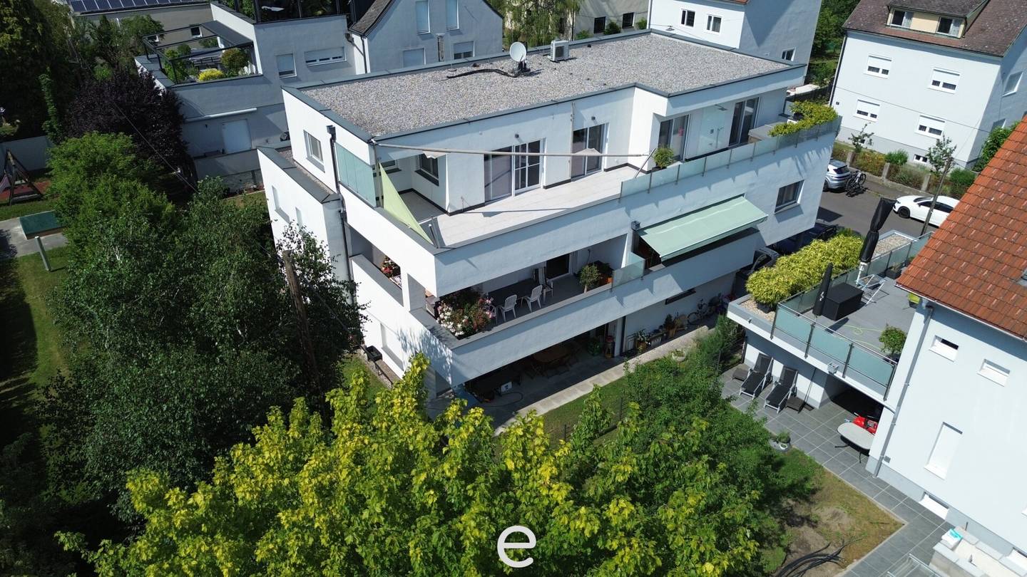 Top-class penthouse with a 76 m² roof terrace oasis