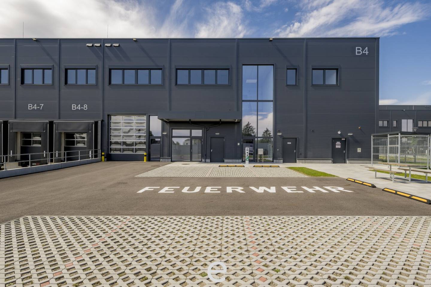 New Logistics Hall in the North of Vienna on the A22
