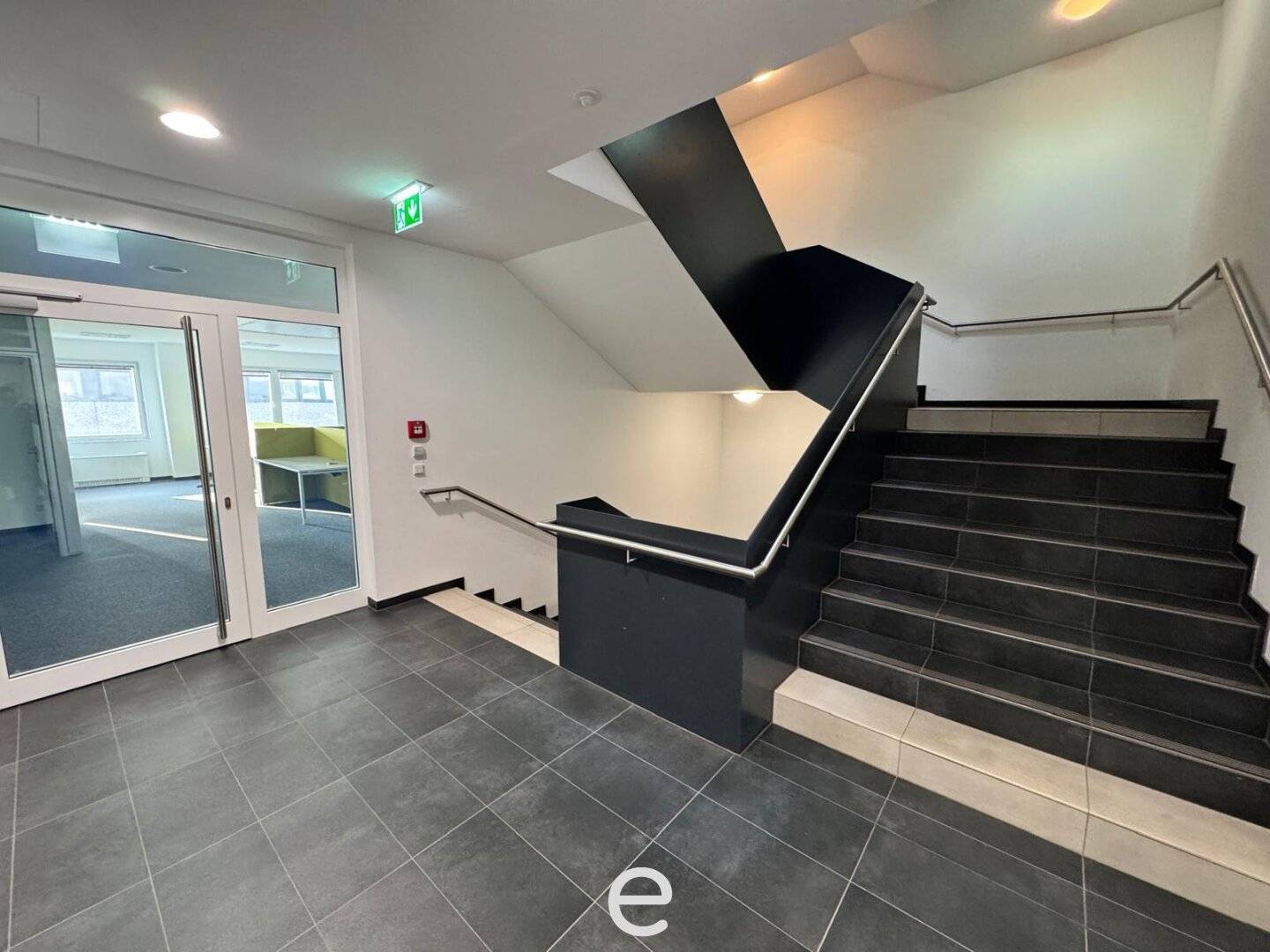 Modern office spaces with terrace near the Danube promenade
