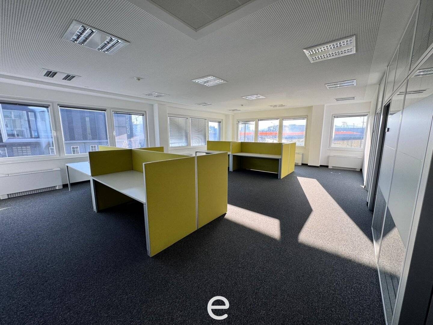 Modern office spaces with terrace near the Danube promenade