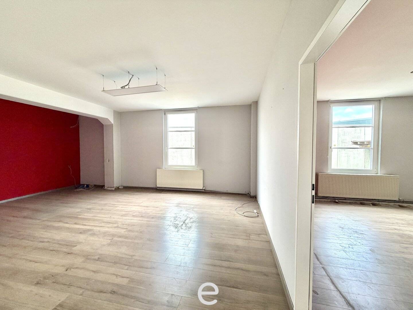 Warehouse with 2 electric, covered loading ramps in Oberhofen am Irrsee near Vöcklabruck by Eurea Real Estates GmbH? Wait
