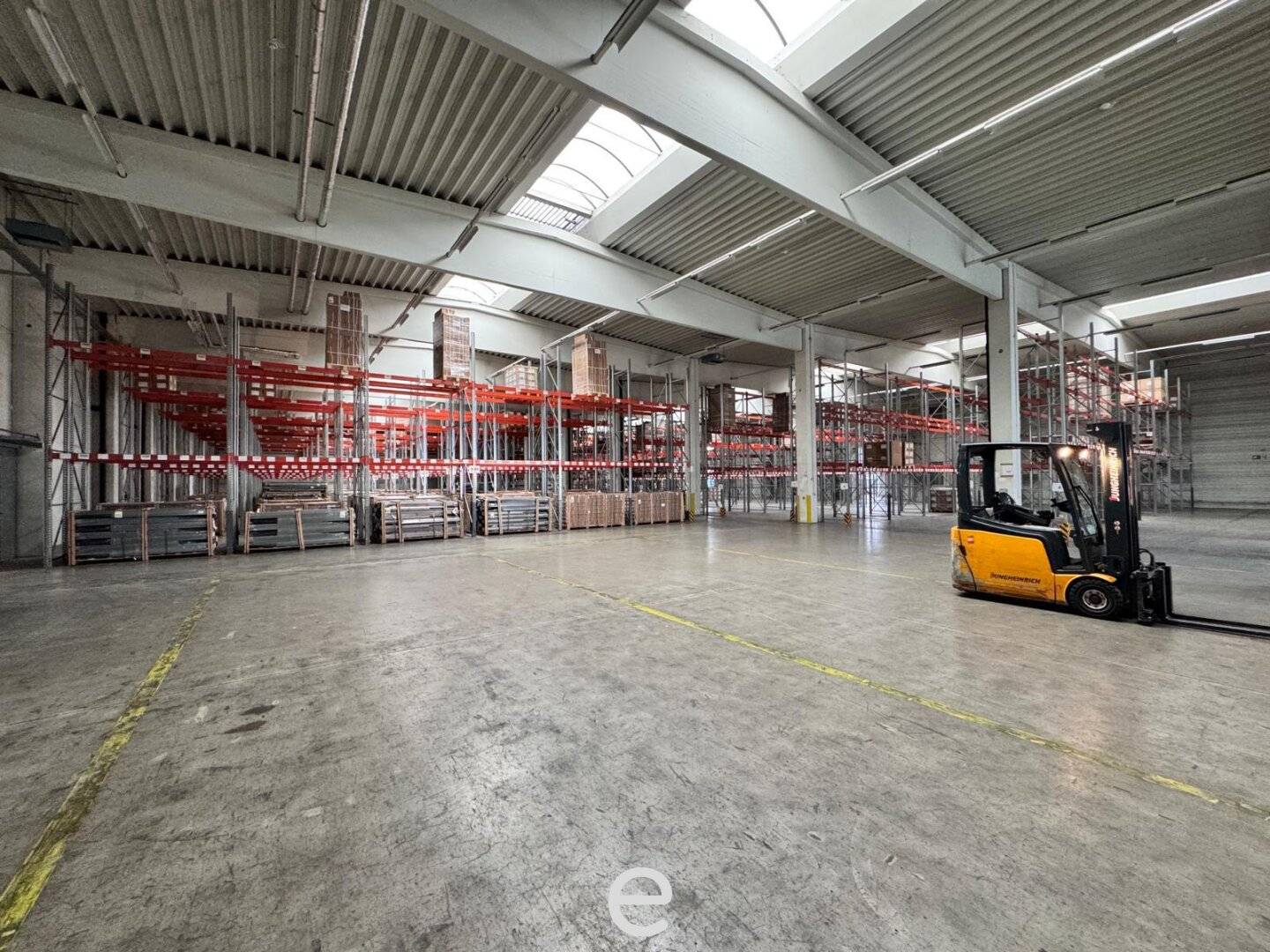 Warehouse and logistics hall in Marchtrenk near motorway