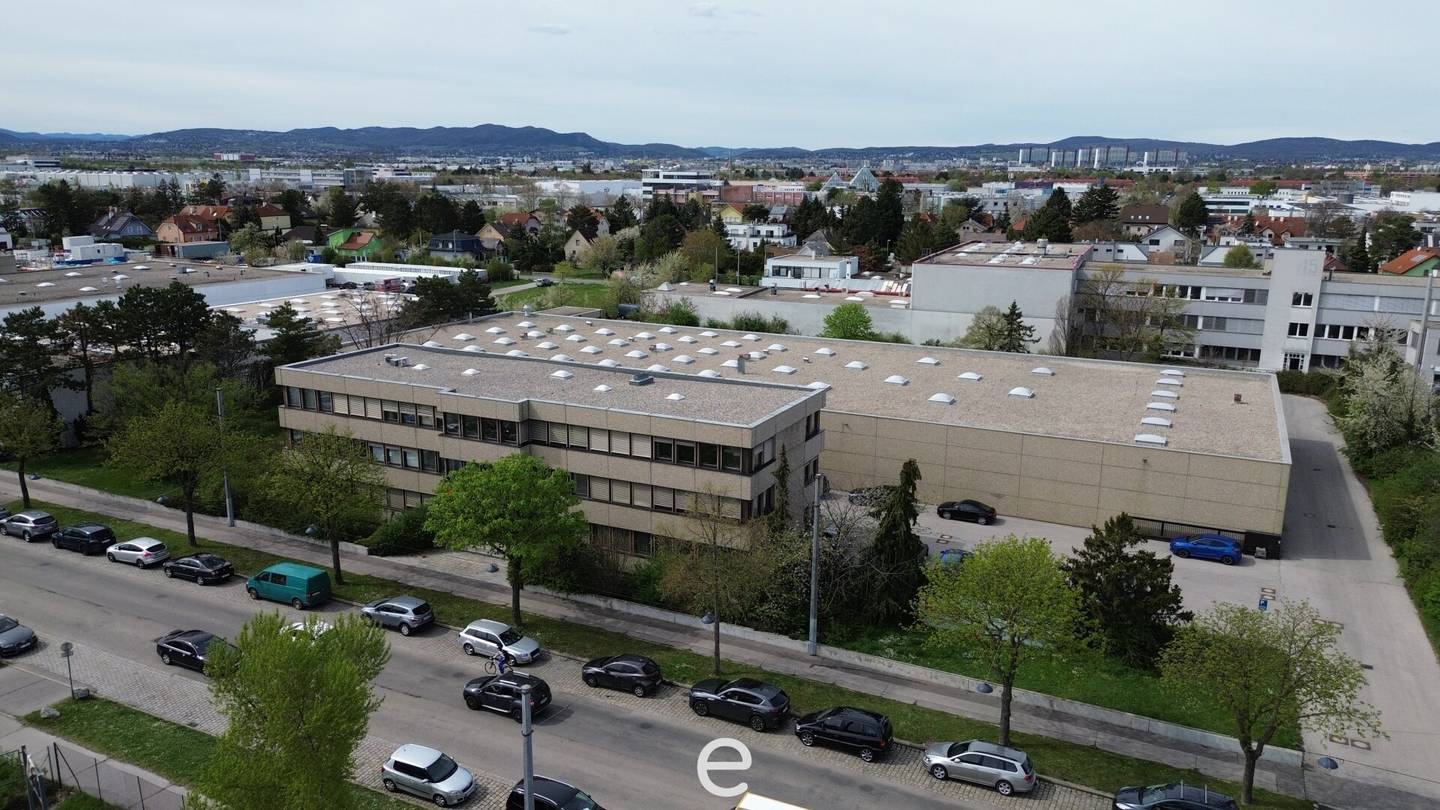600 m² warehouse space and individual office spaces in Vienna for rent