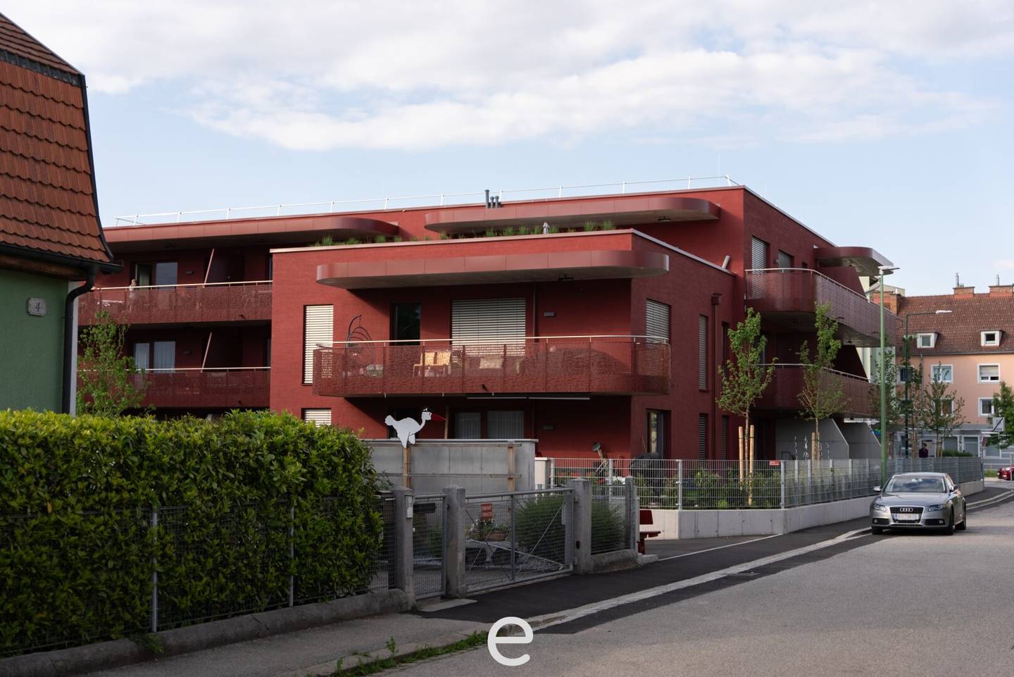 Neubauwohnung mit Balkon und Tiefgarage in zentraler Lage