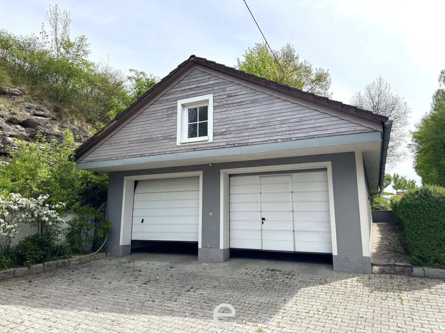 Großzügiges Einfamilienhaus mit XXL-Doppelgarage & viel Potential in Steinerkirchen an der Traun