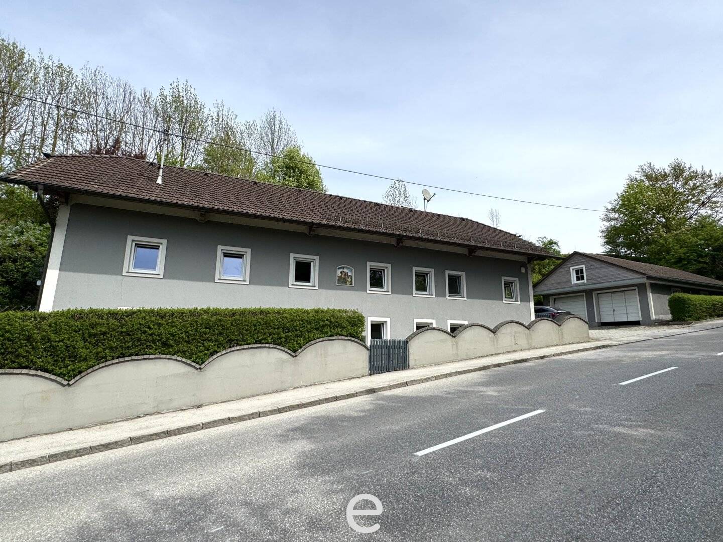 Großzügiges Einfamilienhaus mit XXL-Doppelgarage & viel Potential in Steinerkirchen an der Traun