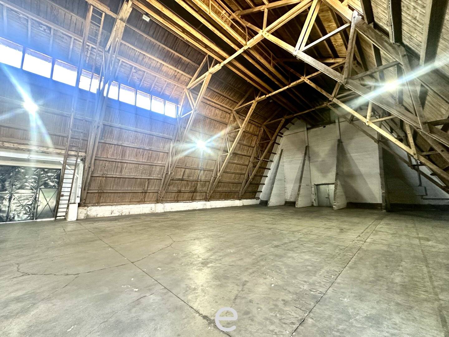 700m² warehouse in Enns for rent