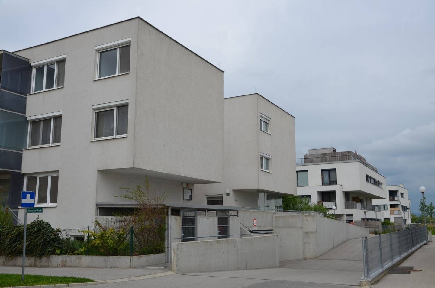 Johann-Lex-Straße 20 | Garage spaces