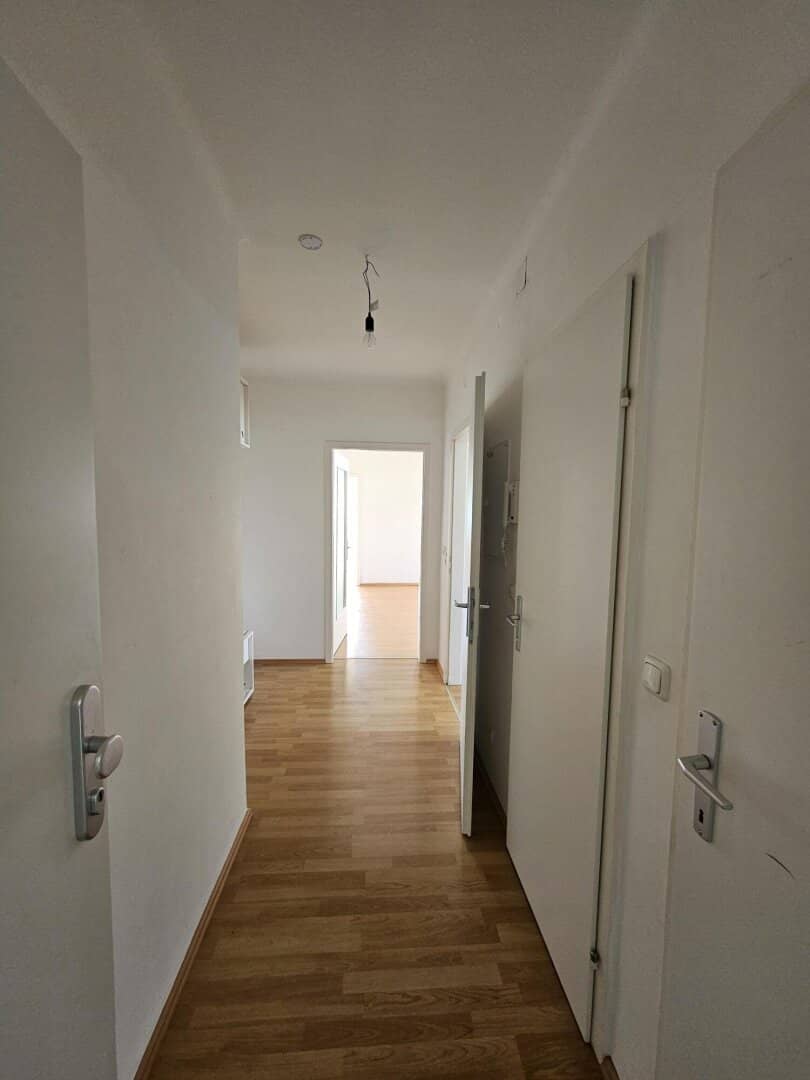 Unlimited tenancy and affordable three room apartment