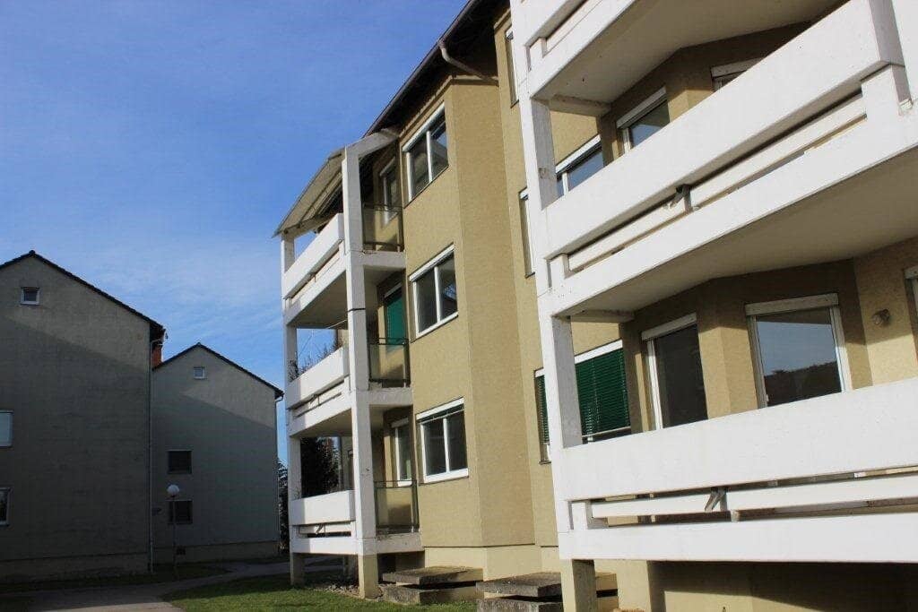 Helle Wohnung mit Loggia und Stellplatz
