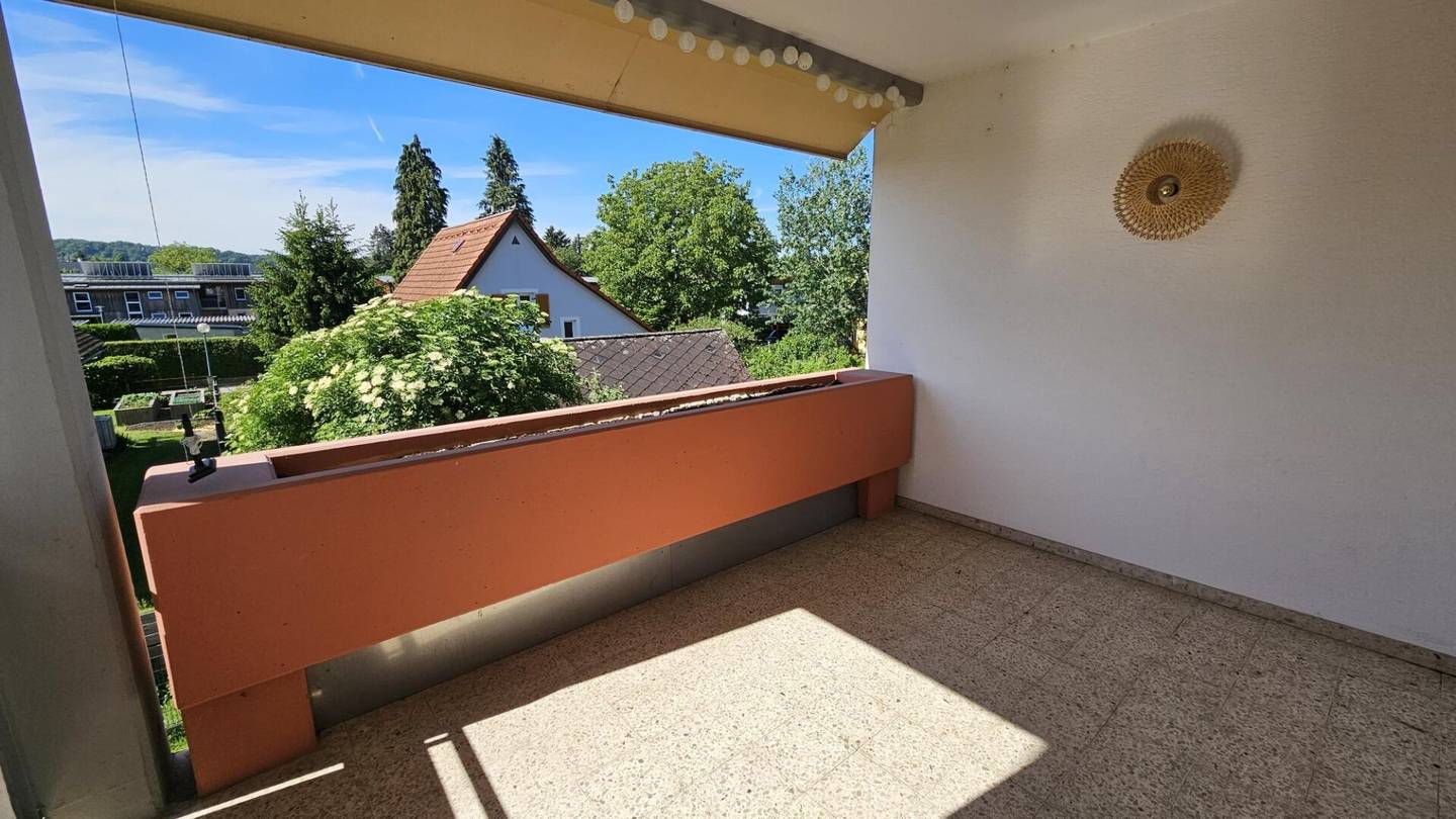 Bright Apartment with Loggia and Parking