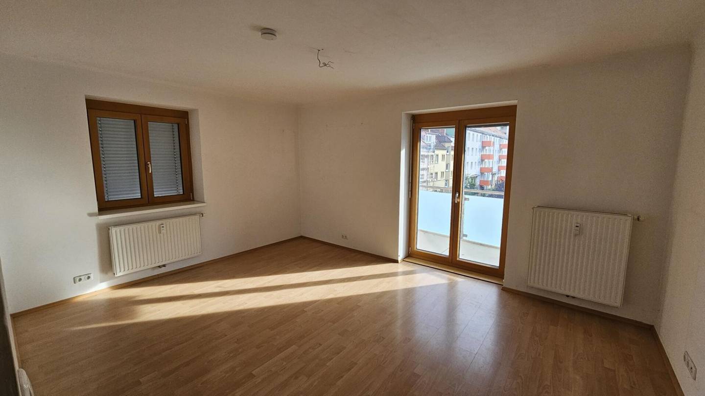 Bright apartment with balcony in a great location