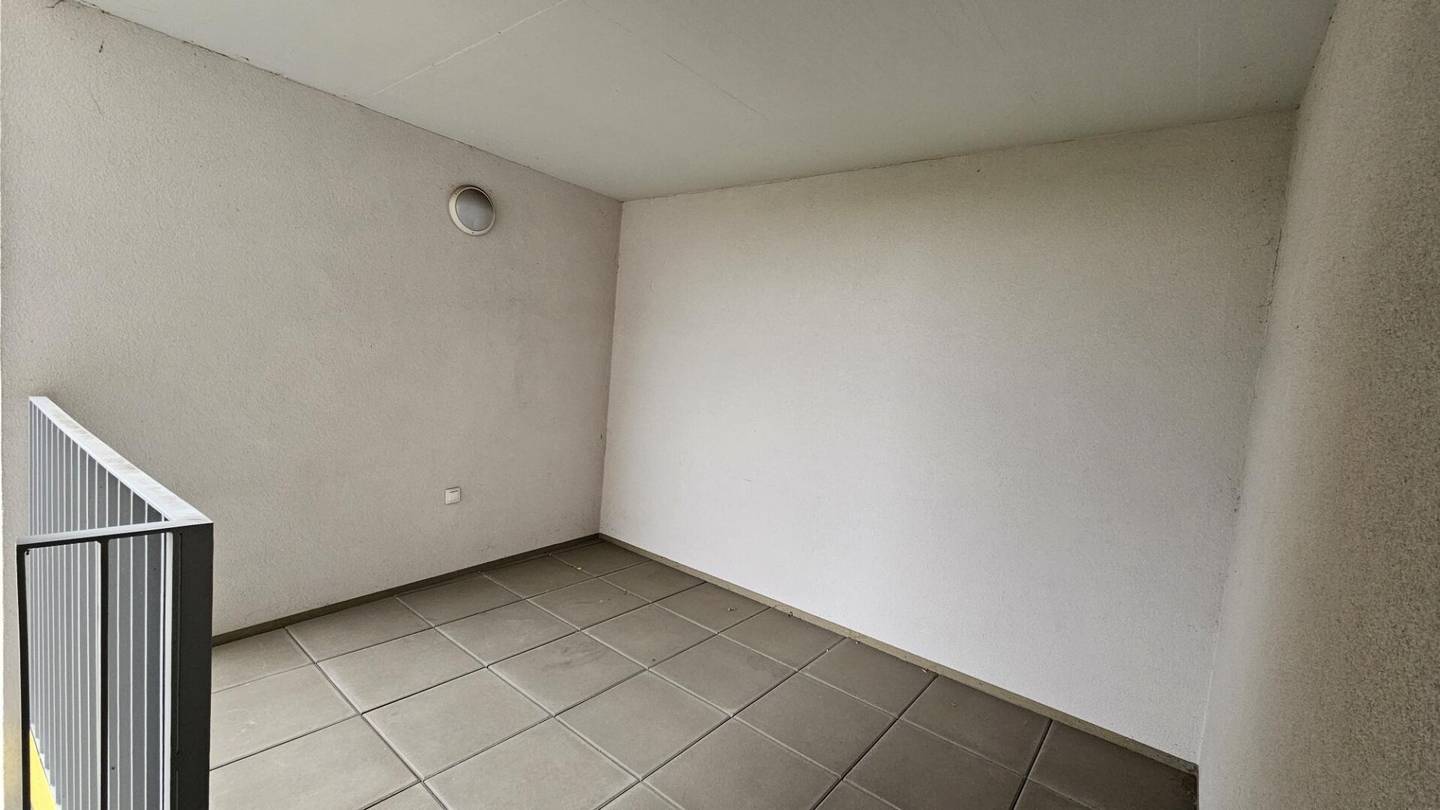 Non-fixed-term and modern two room apartment with loggia in top location