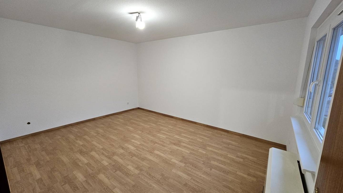 Renovated two room apartment?"Sanierte zwei Zimmerwohnung"