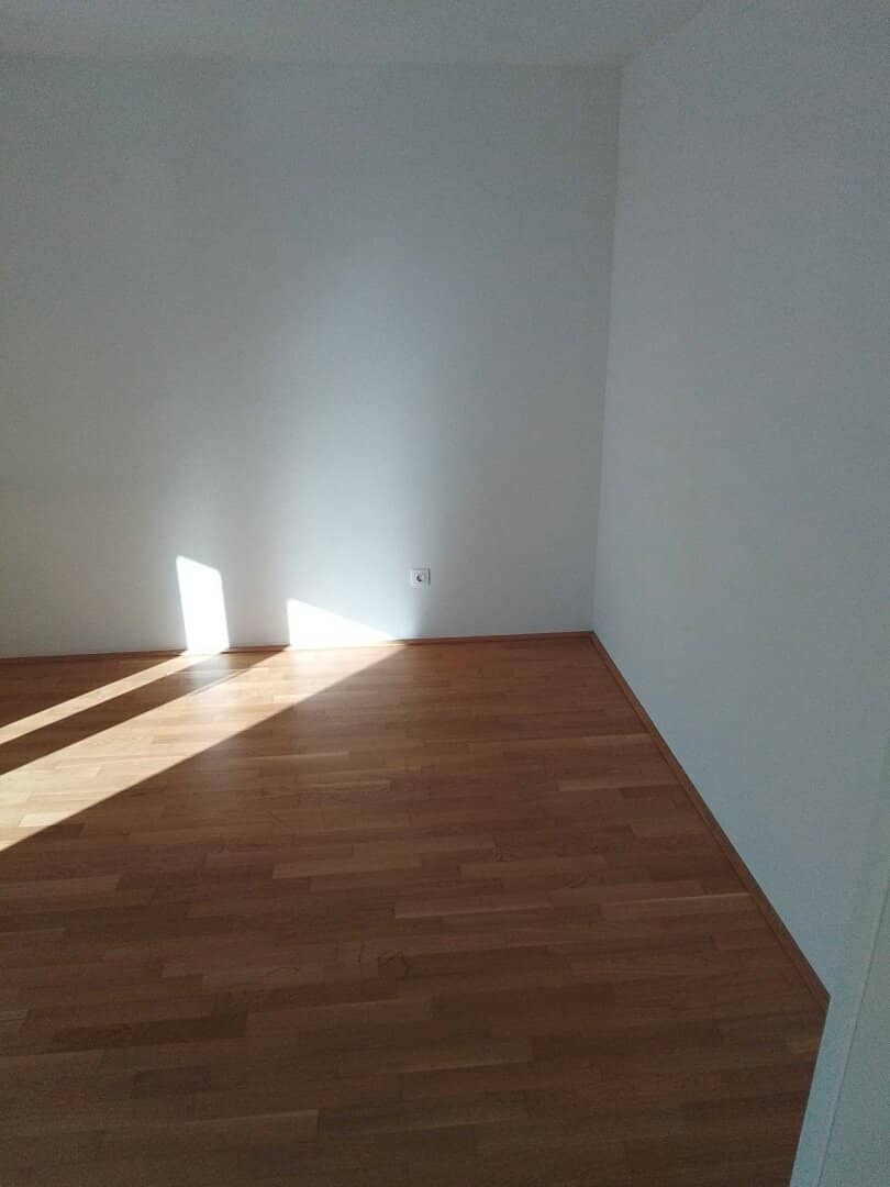 unbefristete Mietwohnung mit großer Loggia!