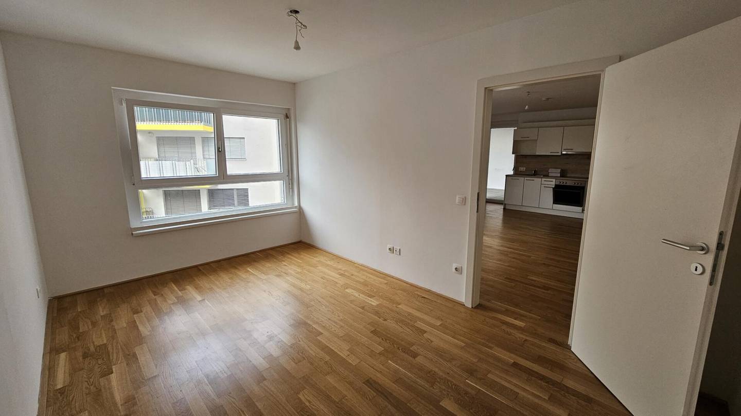 UNBEFRISTET! Schöne Wohnung mit größer Loggia
