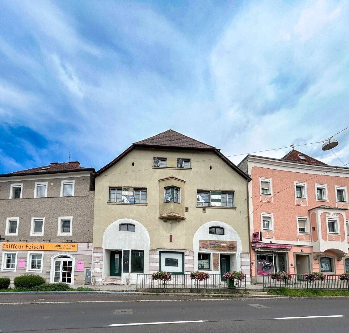 Charming house with great potential in a desirable location near Ebelsberg Castle