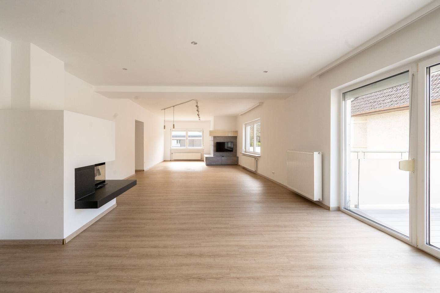 Bright 5-room apartment with terrace and garden in Linz for rent